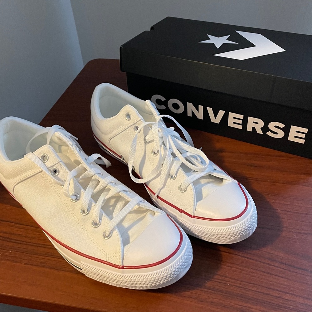 Converse Mens size 13 never worn